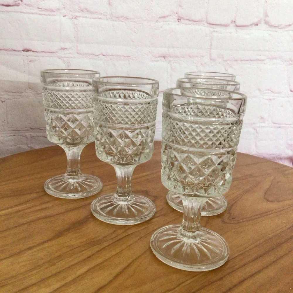 Vintage Anchor Hocking Wexford Wine Glasses - Set of 5 - Picture 2 of 7